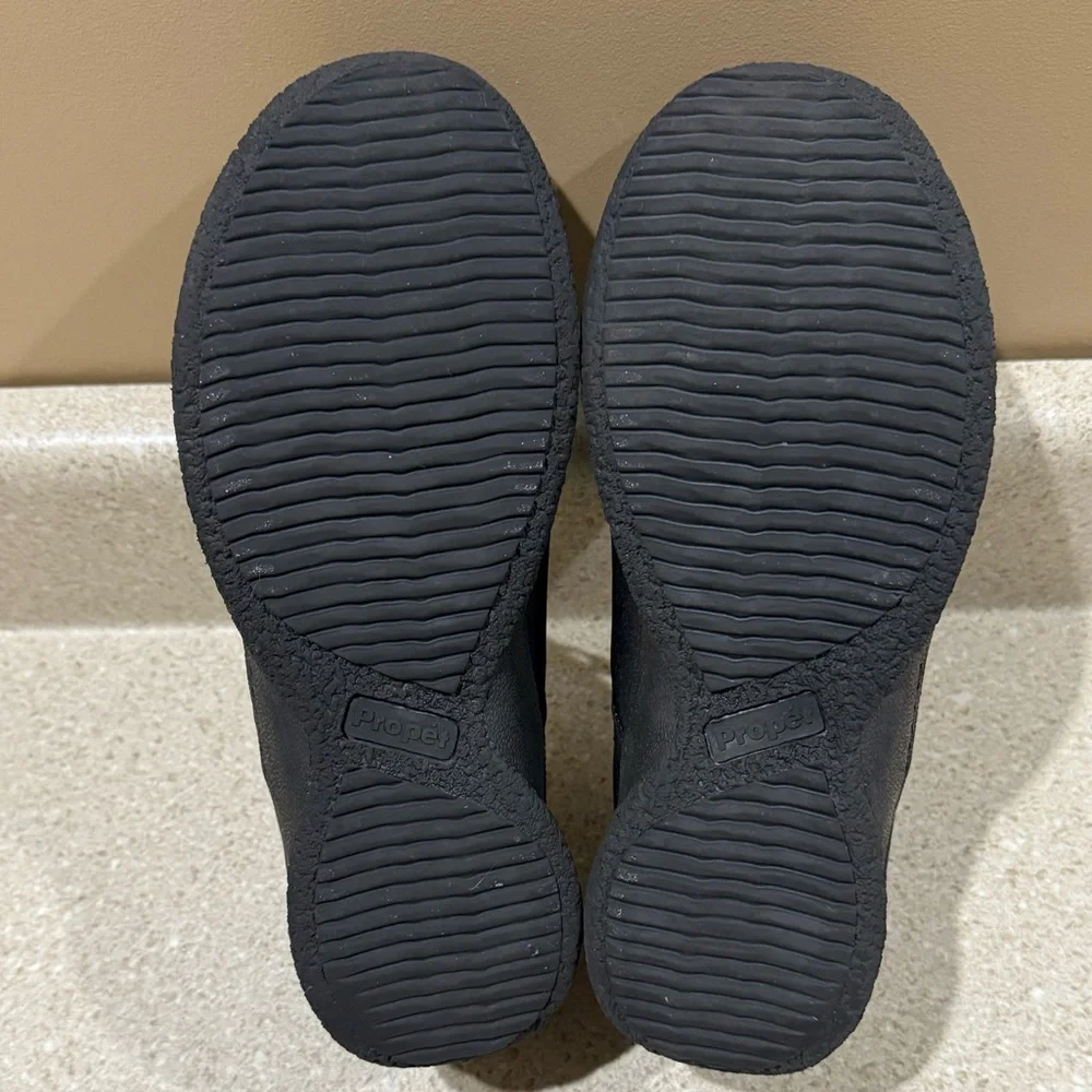 PROPET Snow BOOTS 8.5 Narrow AA Slip-ON Madi SHOES
